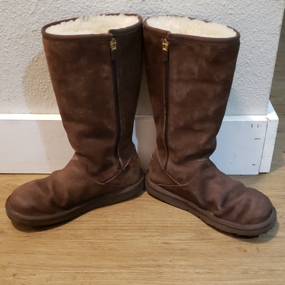 SOLD UGG Retro Cargo Buckle boots - Picture 3 of 8